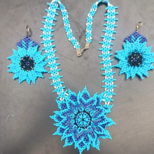 Collar y aretes Flor azul