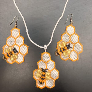 Collar y aretes panal abejas