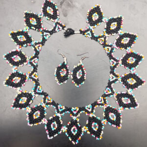 Collar y aretes rombos